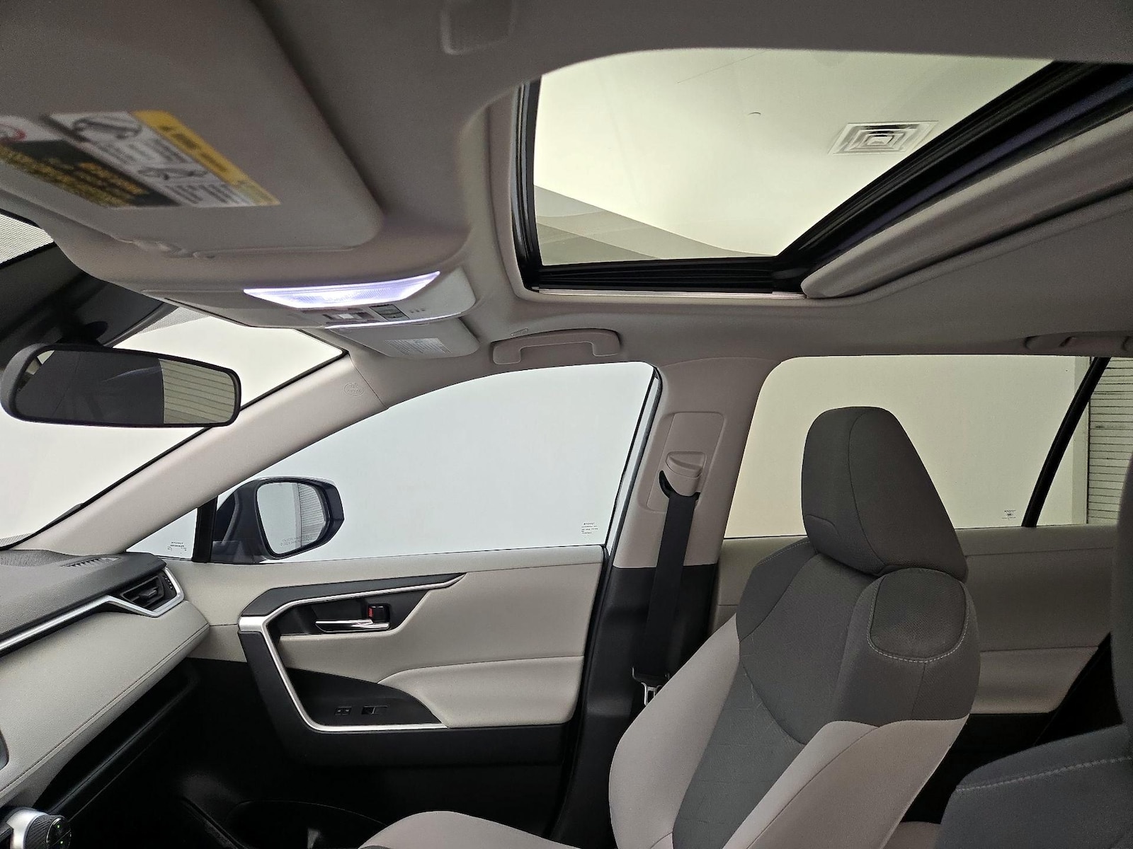 Sunroof(s) & Overhead Airbags