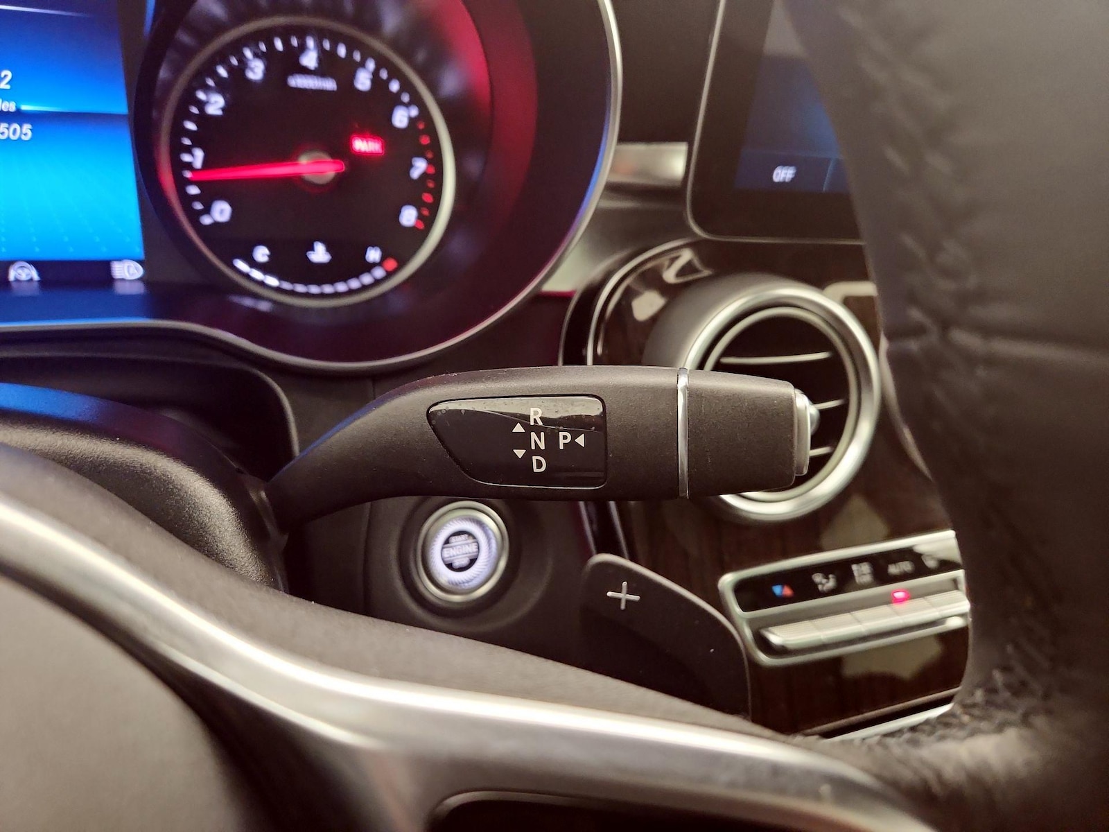 2022 Mercedes-Benz GLC GLC300 - Photo 16