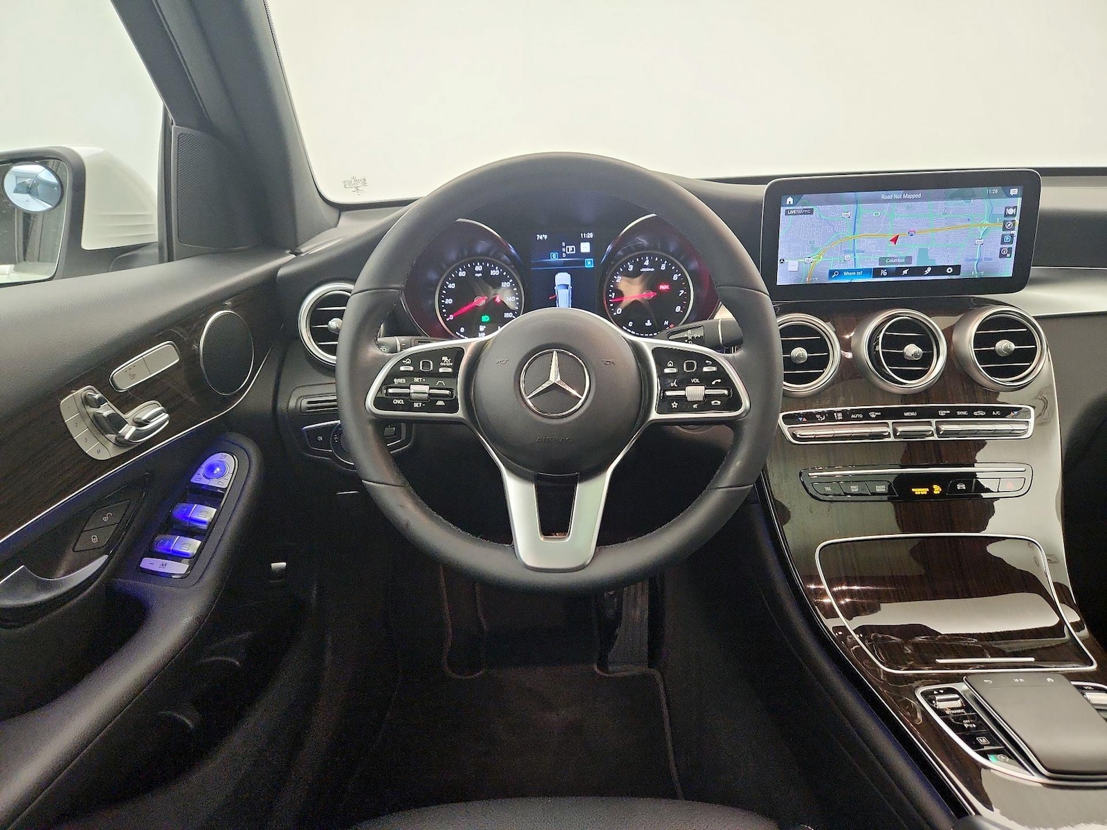 2022 Mercedes-Benz GLC GLC300 - Photo 9