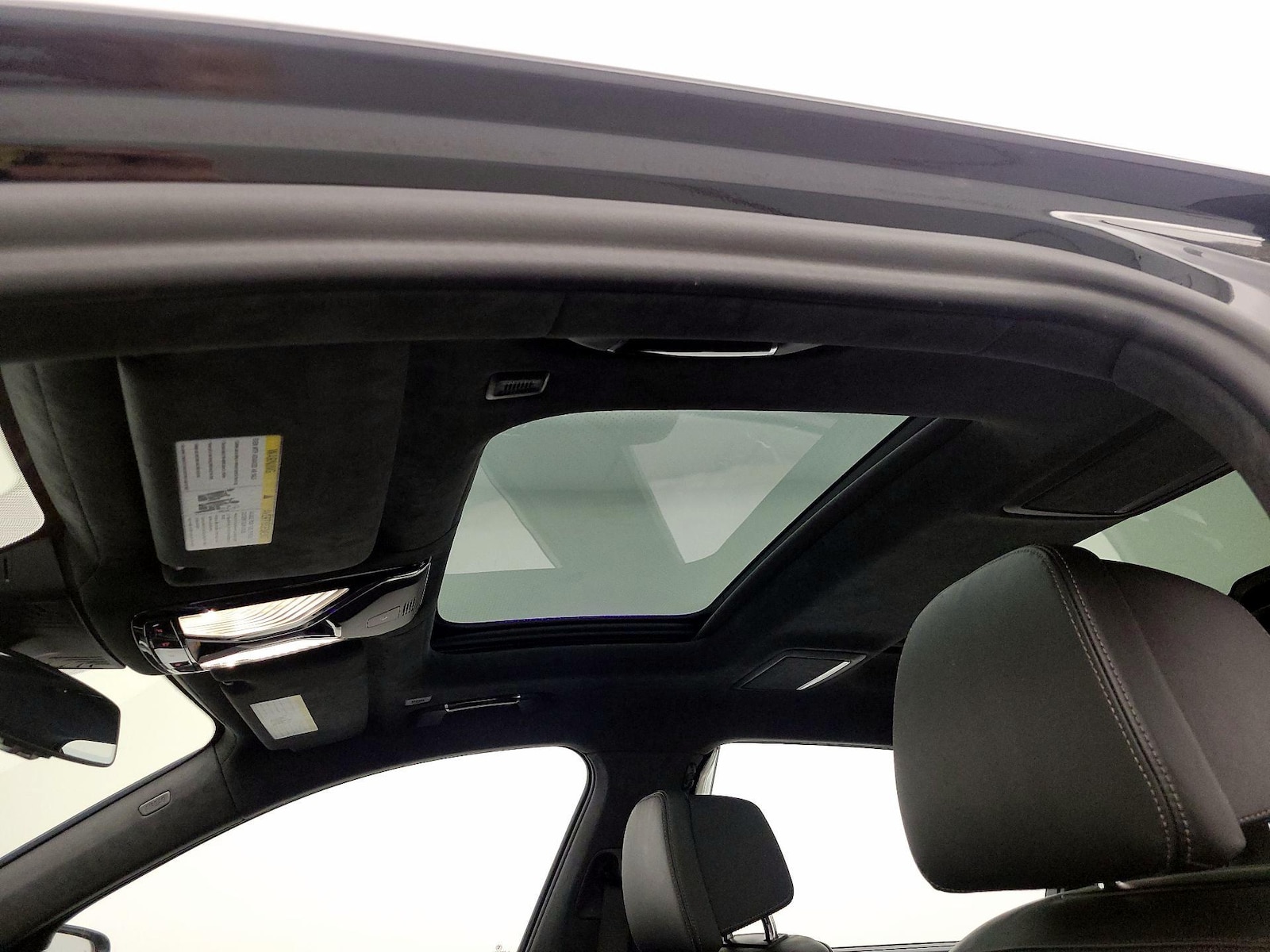 Panoramic Sunroof & Skylight(s)