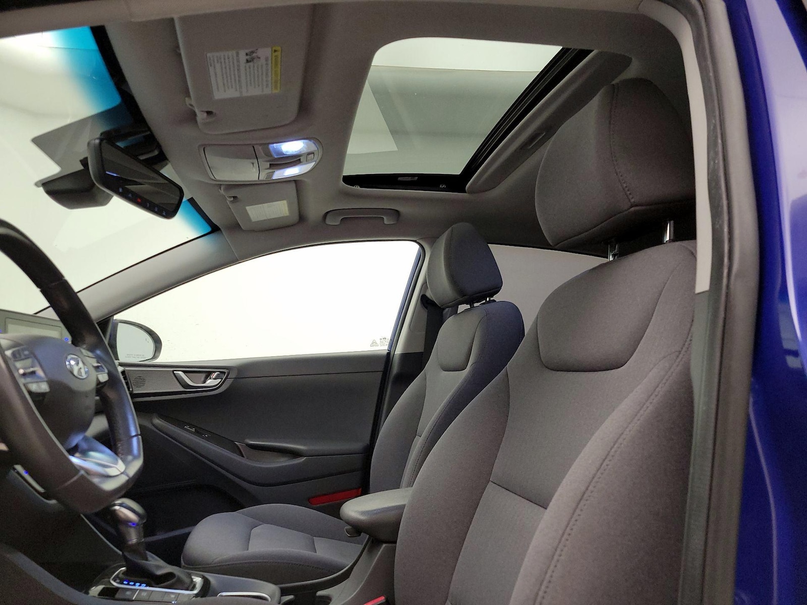 Sunroof(s) & Overhead Airbags