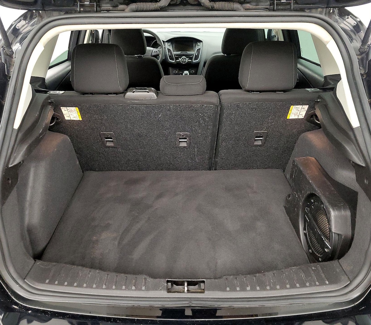 Trunk/Cargo (Seats Up)