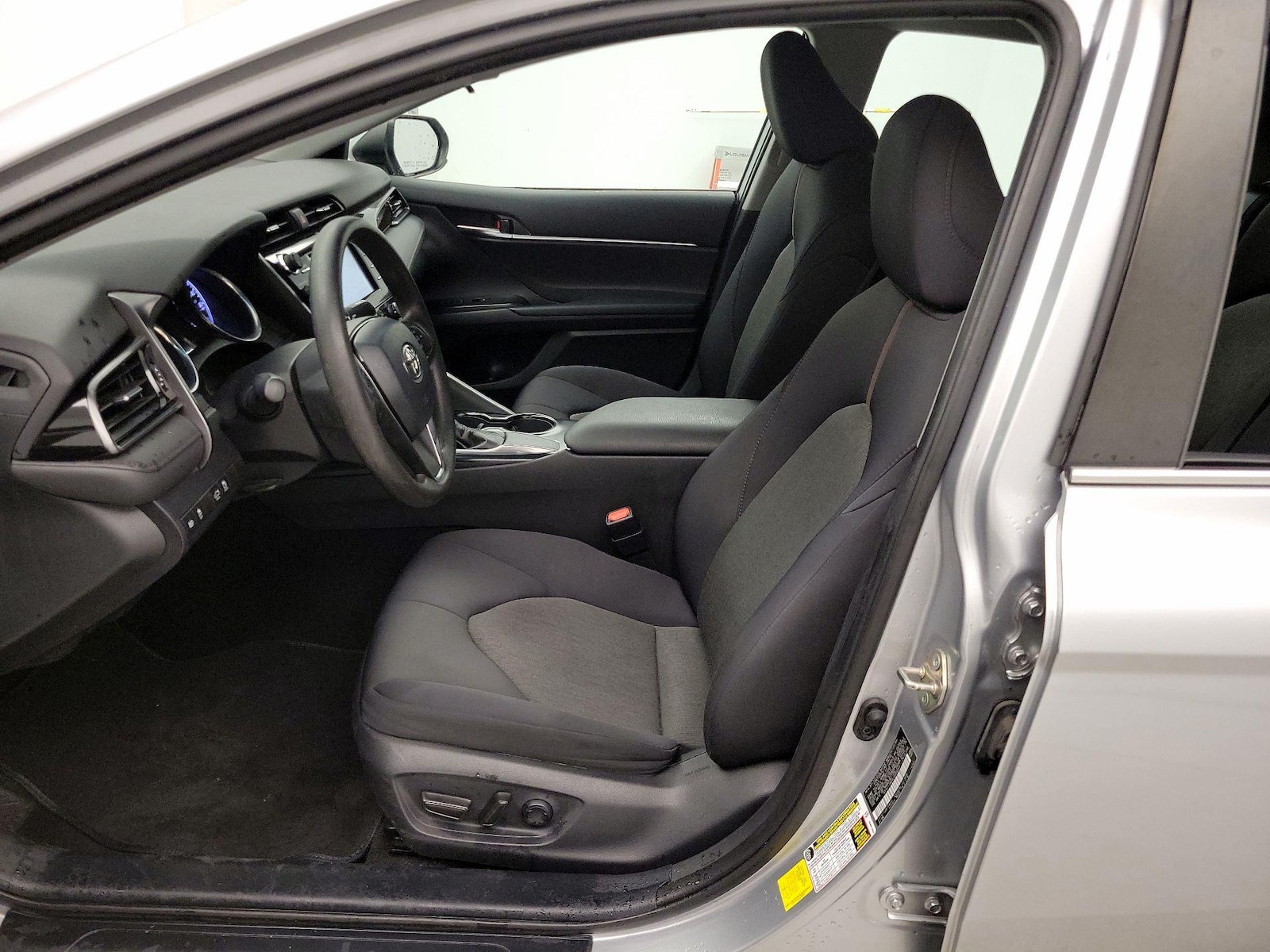 Power Seat(s) & Side Airbags