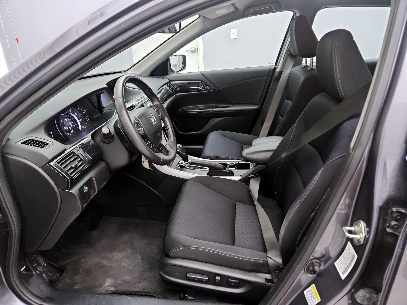 Power Seat(s) & Side Airbags
