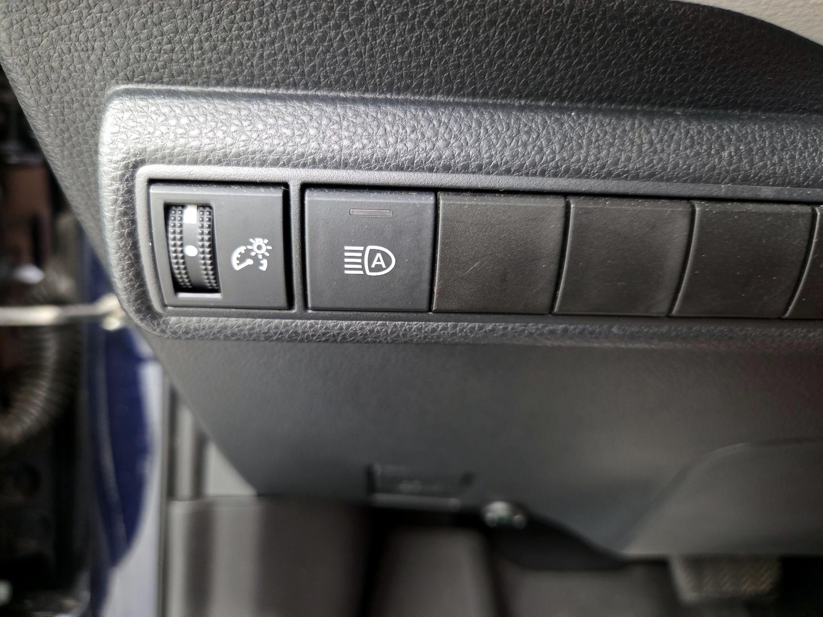 2021 Toyota Corolla LE - Photo 14