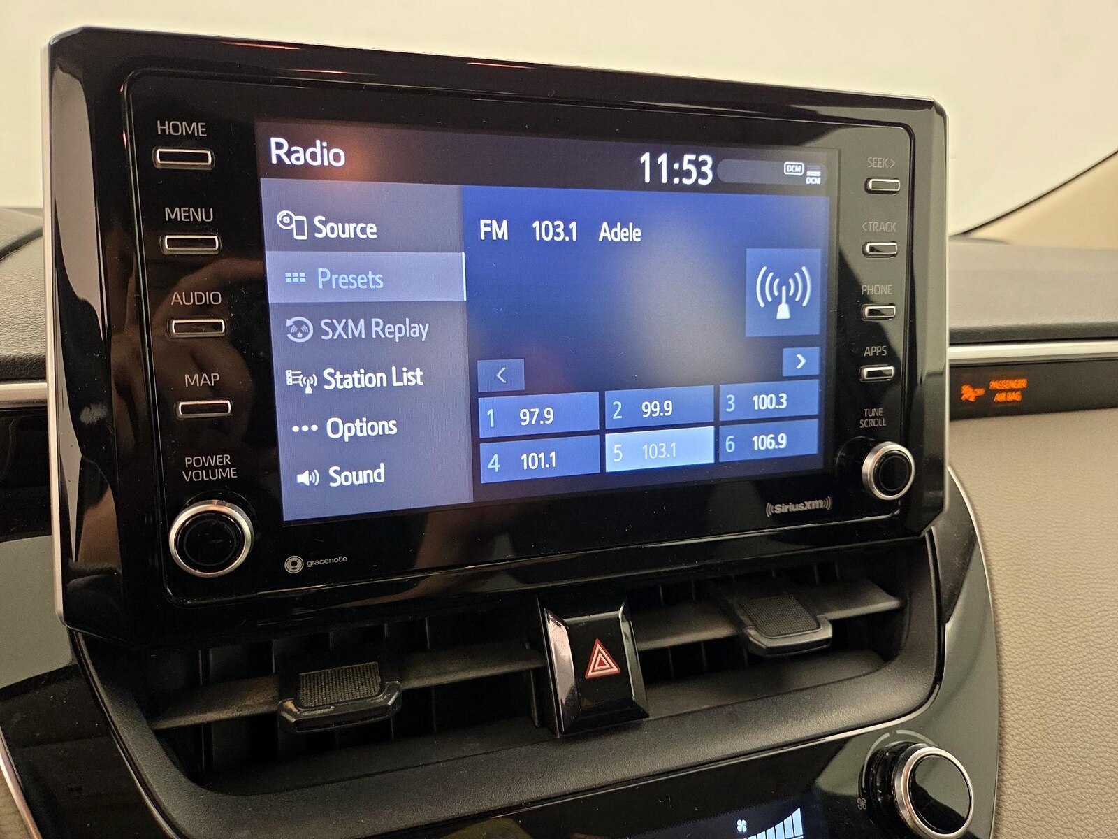 2021 Toyota Corolla LE - Photo 16