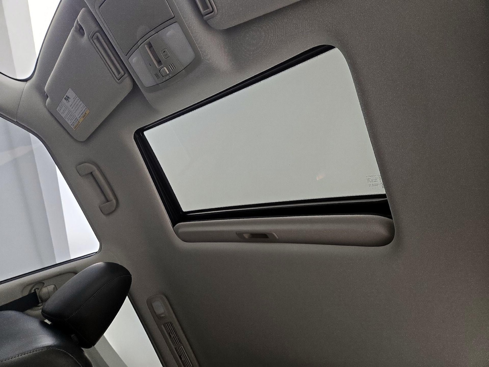 Sunroof(s) & Overhead Airbags