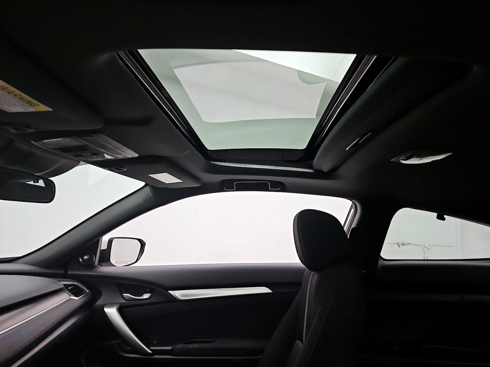 Sunroof(s) & Overhead Airbags