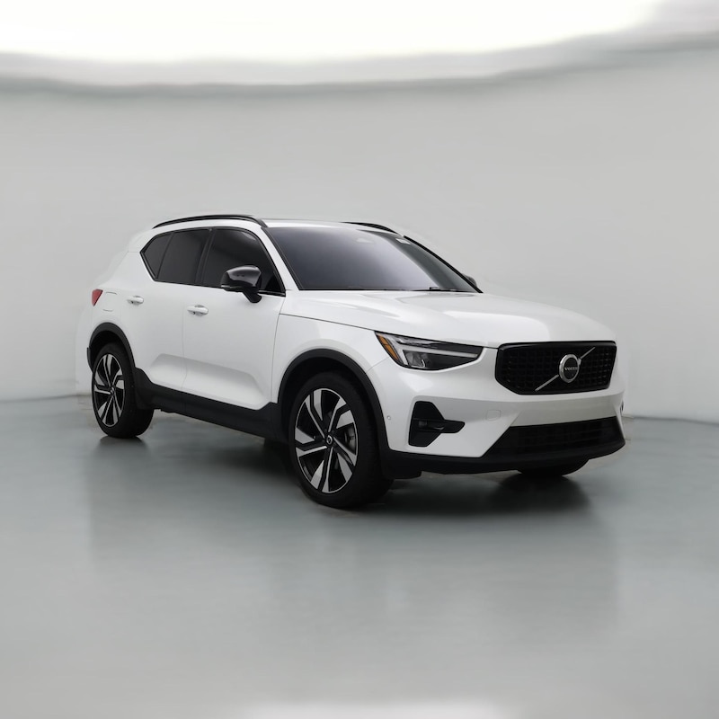2025 Volvo XC40 B5 Plus Dark Theme