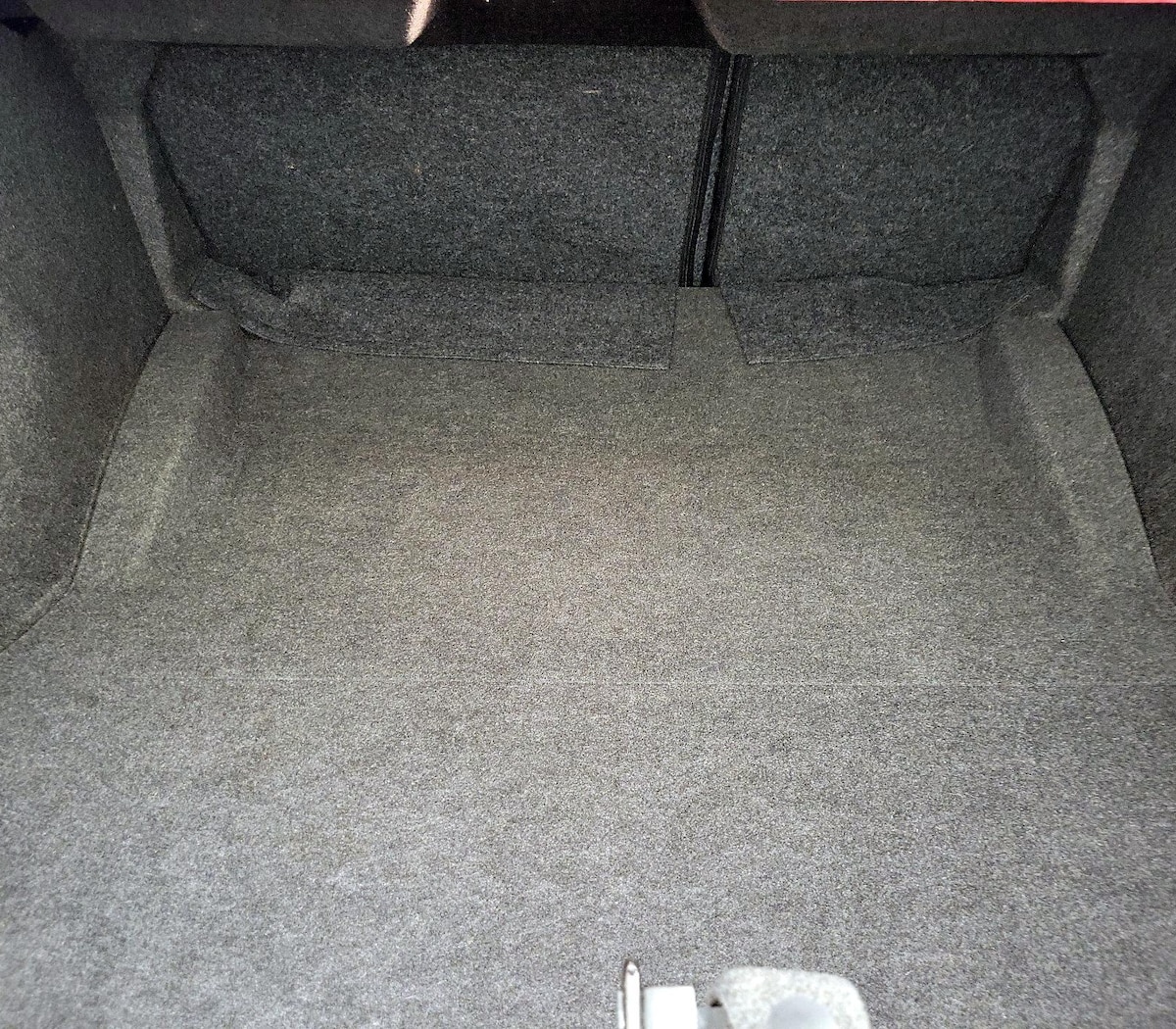 Trunk/Cargo (Seats Up)