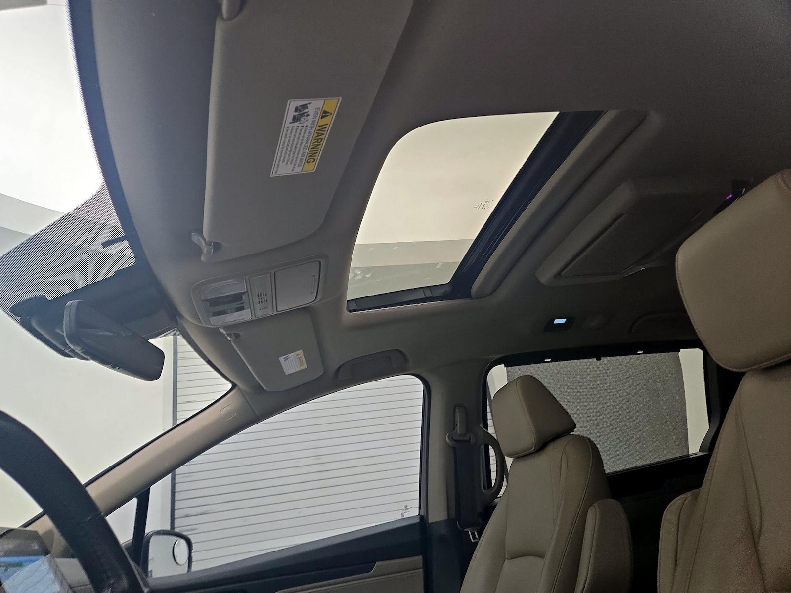 Sunroof(s) & Overhead Airbags