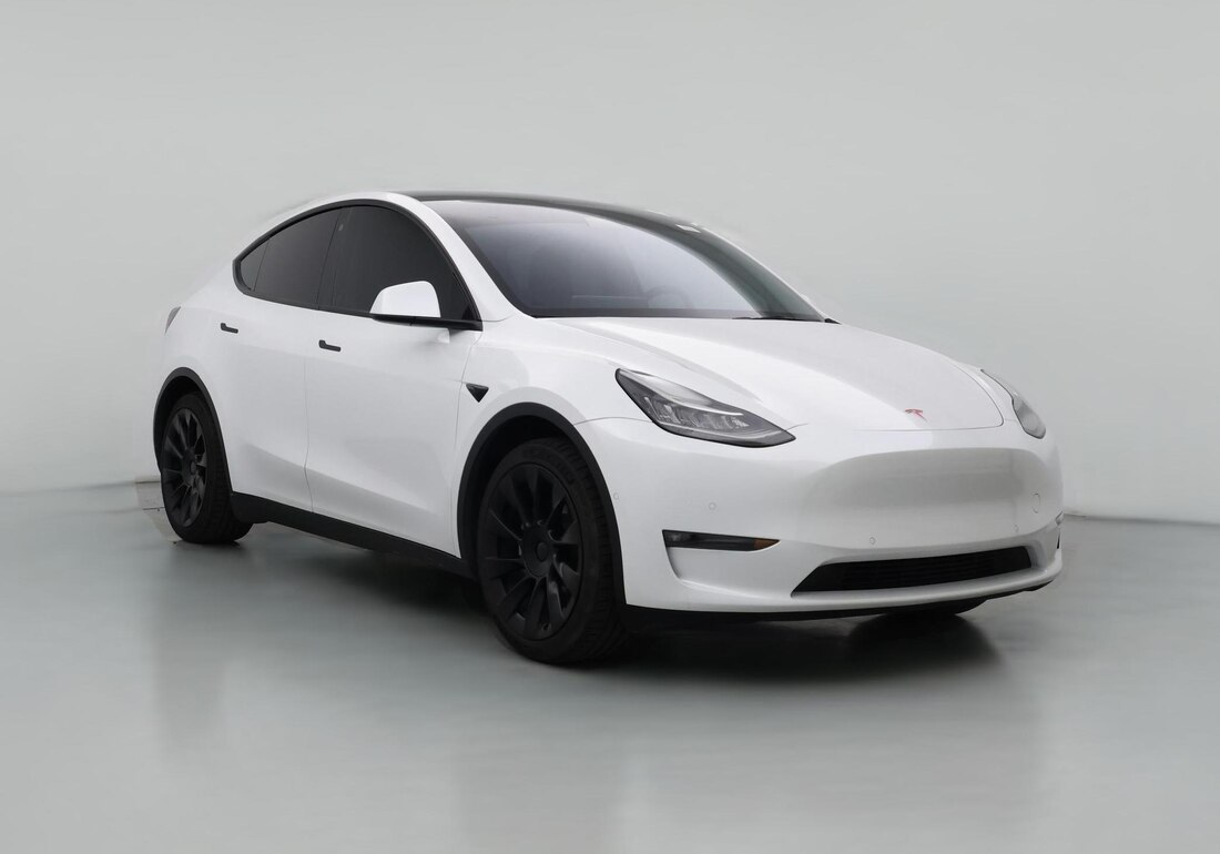 2022 Tesla Model Y Long Range All-Wheel Drive in White — CarMax photo