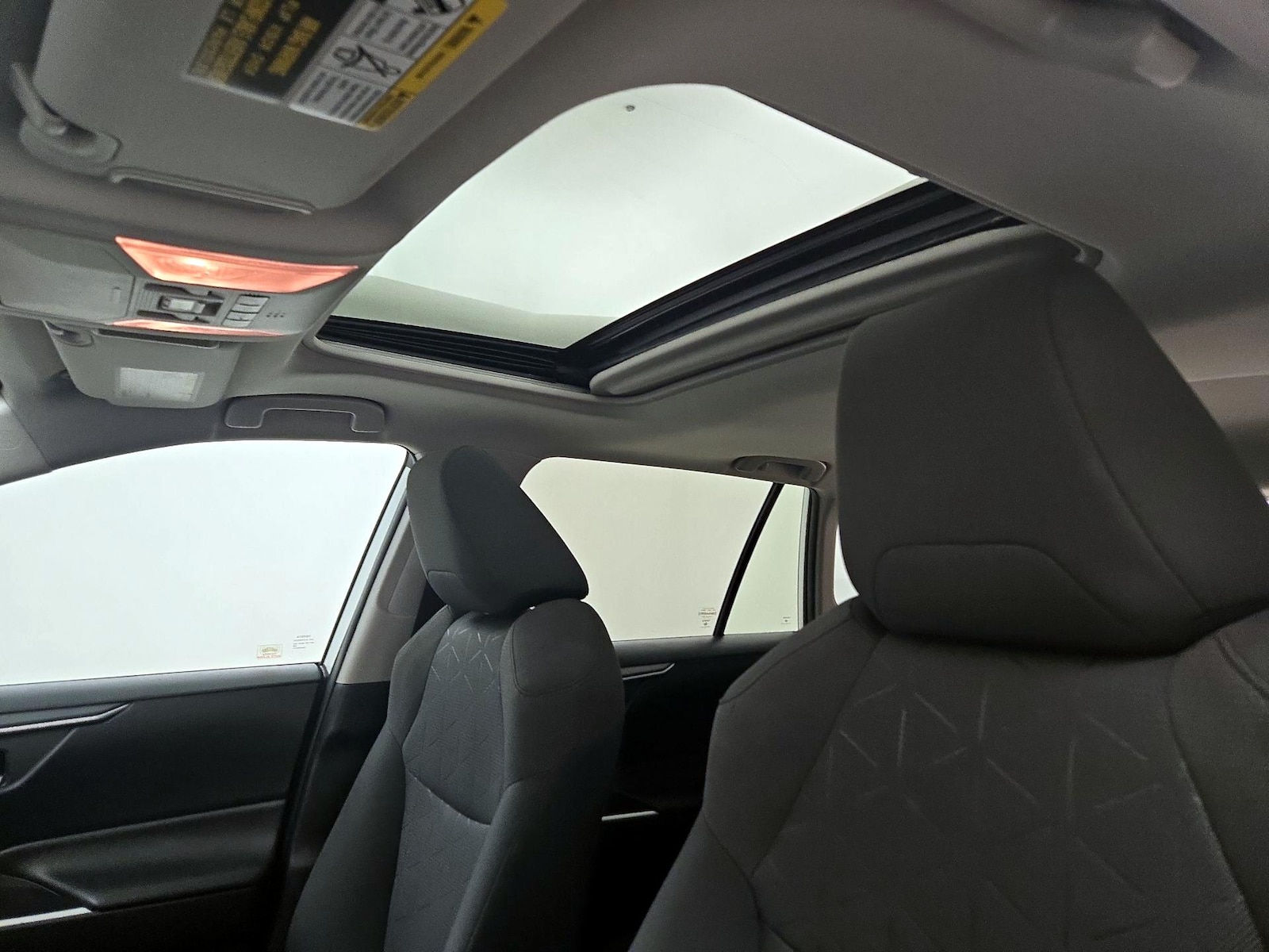 Sunroof(s) & Overhead Airbags