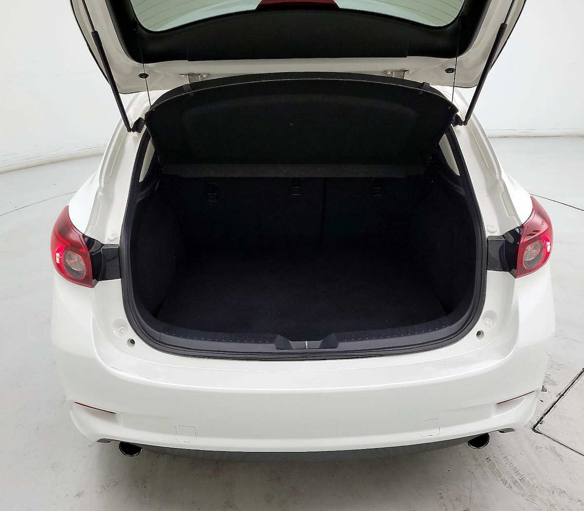 Trunk/Cargo (Seats Up)