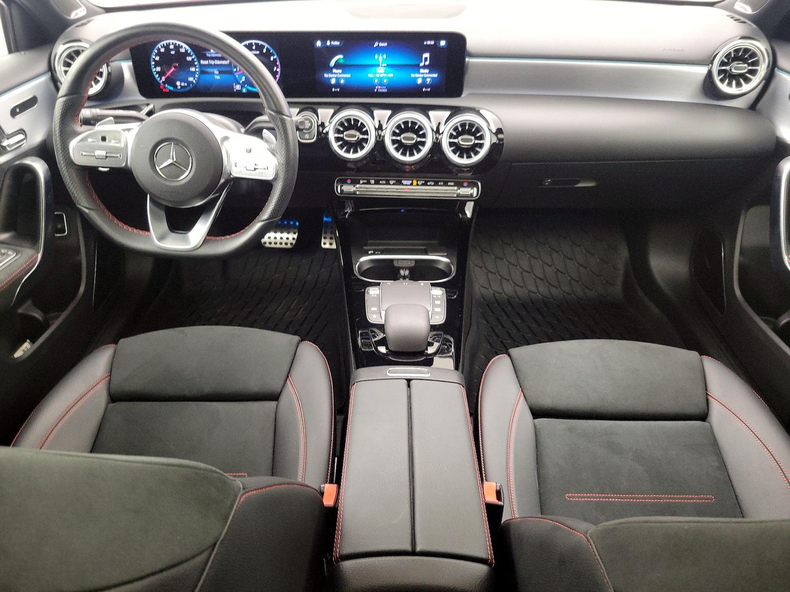 Apple CarPlay® & Android Auto™