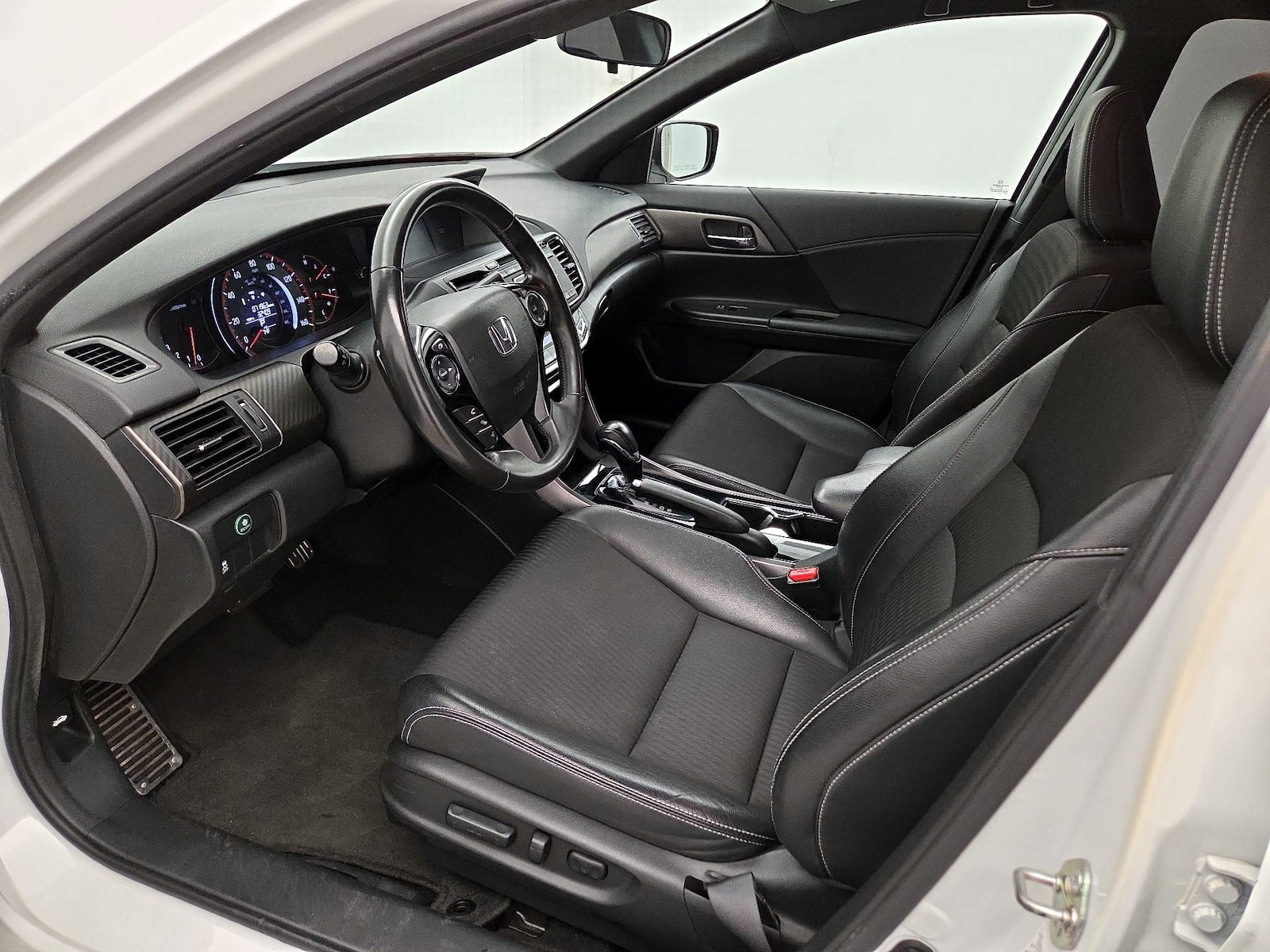 Power Seat(s) & Side Airbags