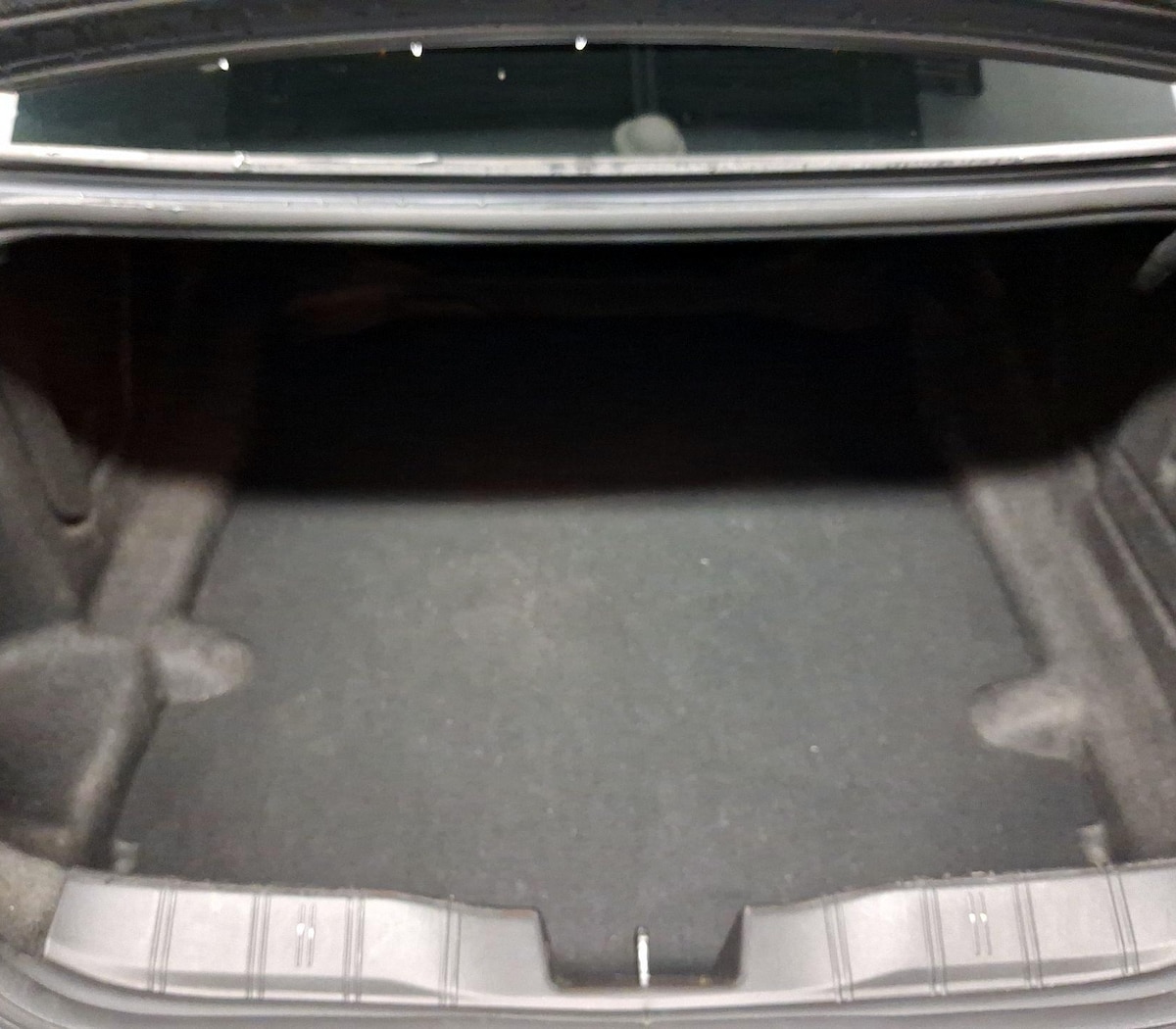 Trunk/Cargo (Seats Up)
