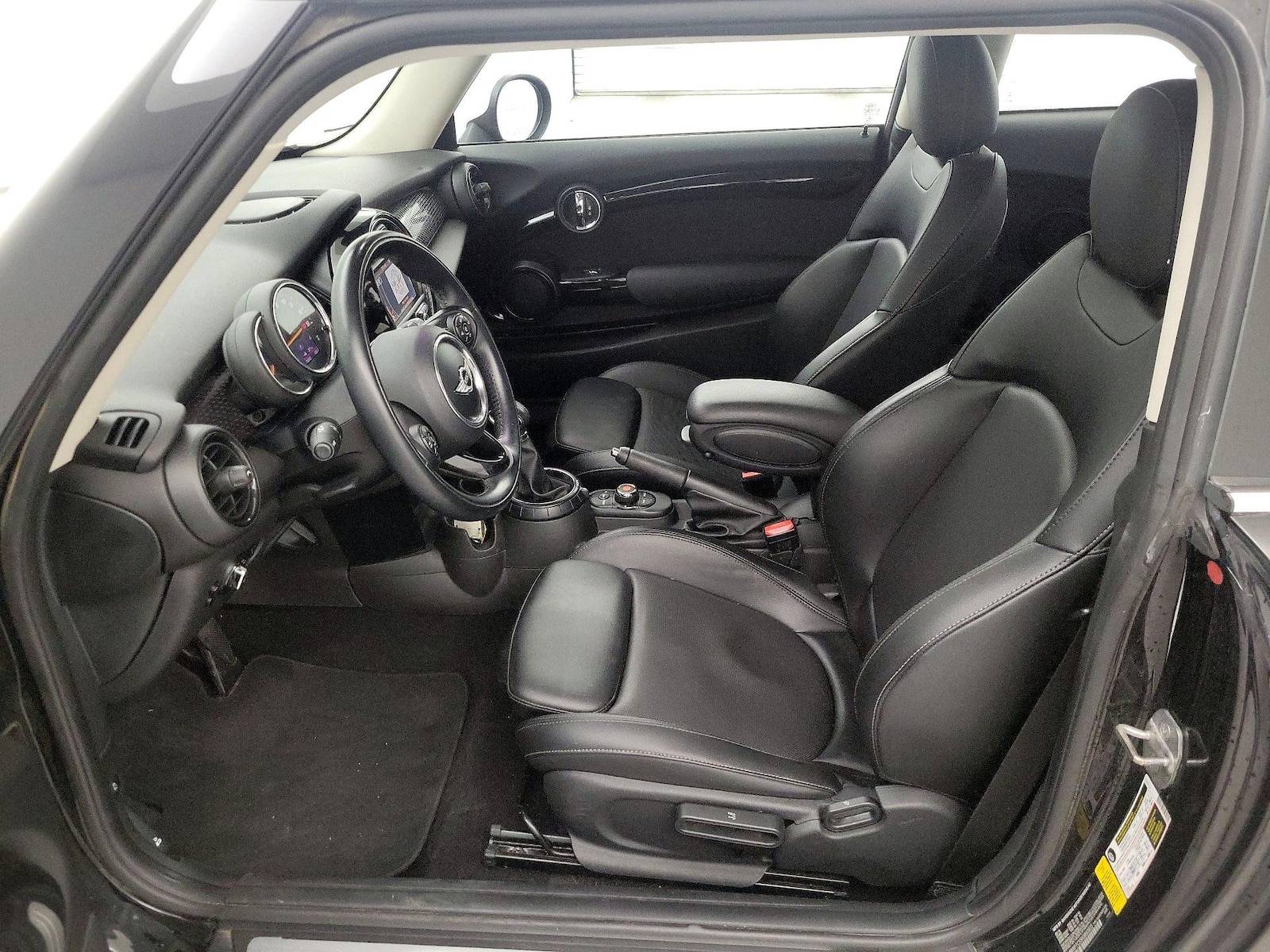 Side Airbags & Leatherette Seats