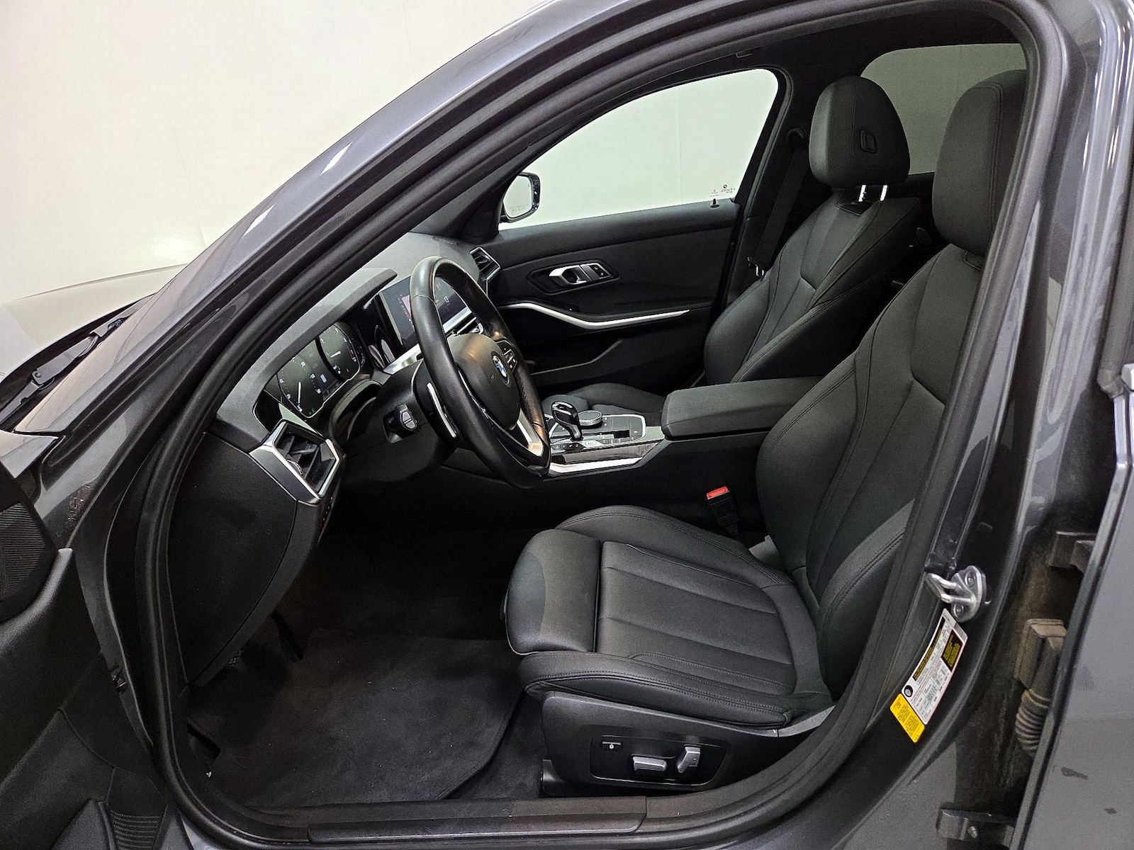 Power Seat(s) & Side Airbags