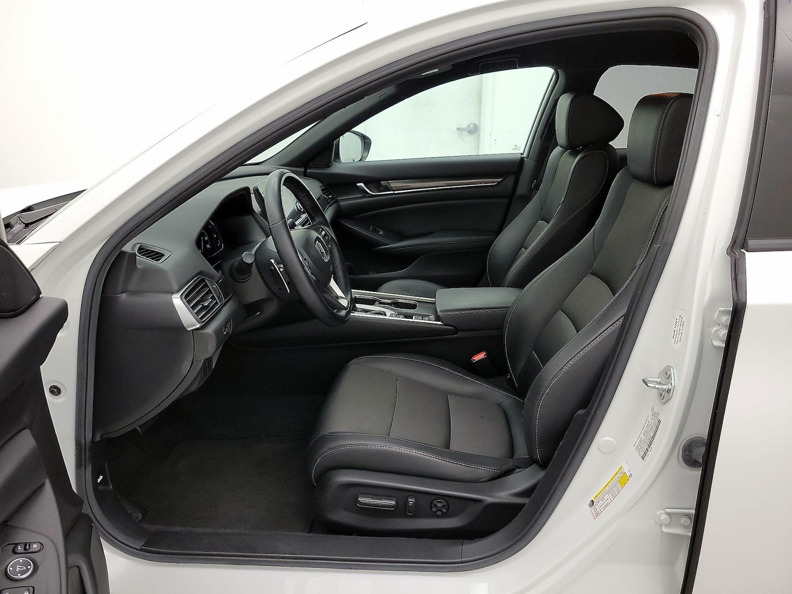 Power Seat(s) & Side Airbags