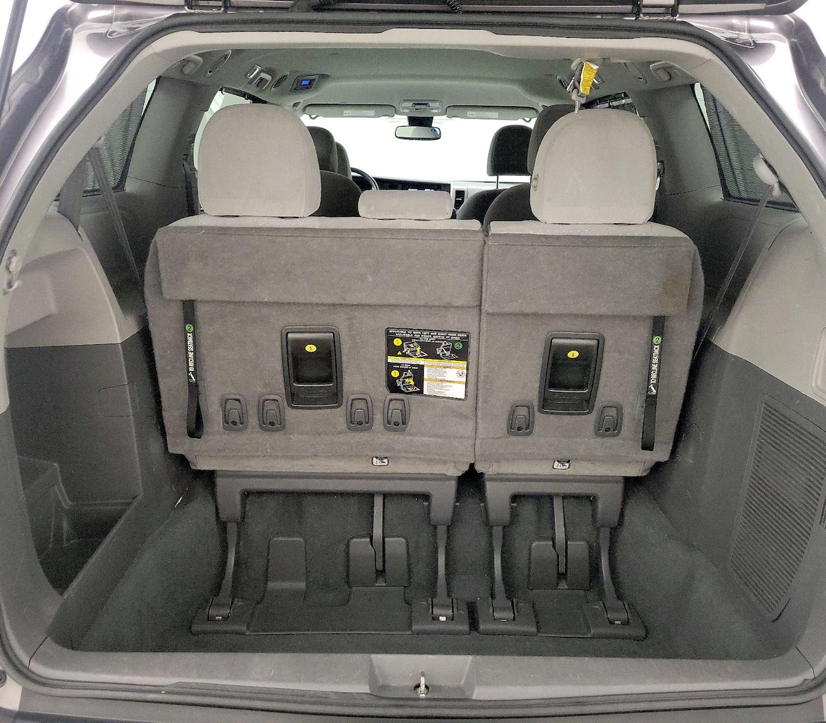 Trunk/Cargo (Seats Up)