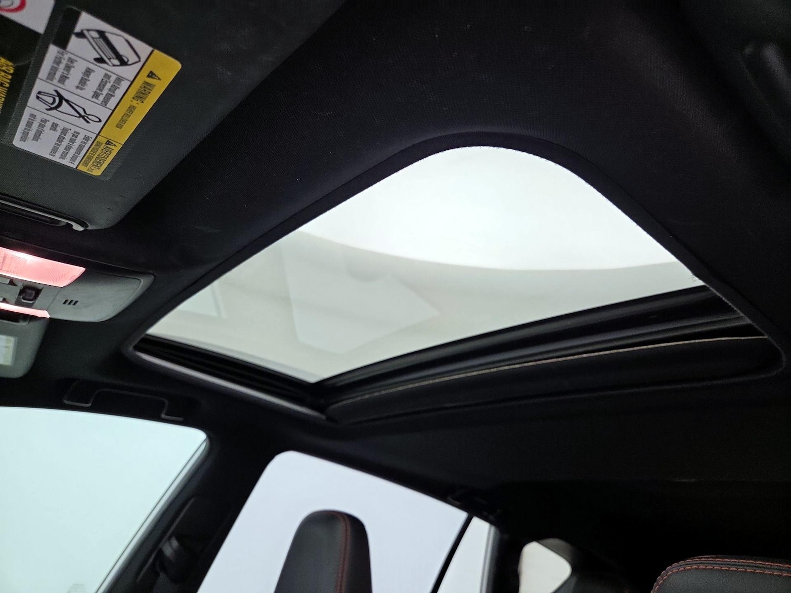 Sunroof(s) & Overhead Airbags