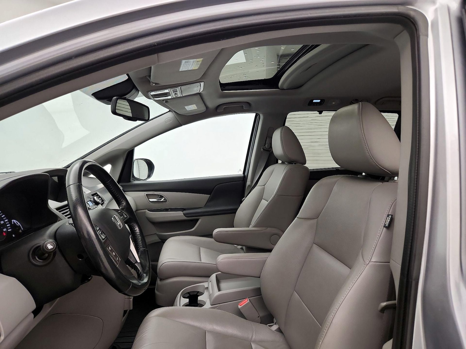 Sunroof(s) & Overhead Airbags