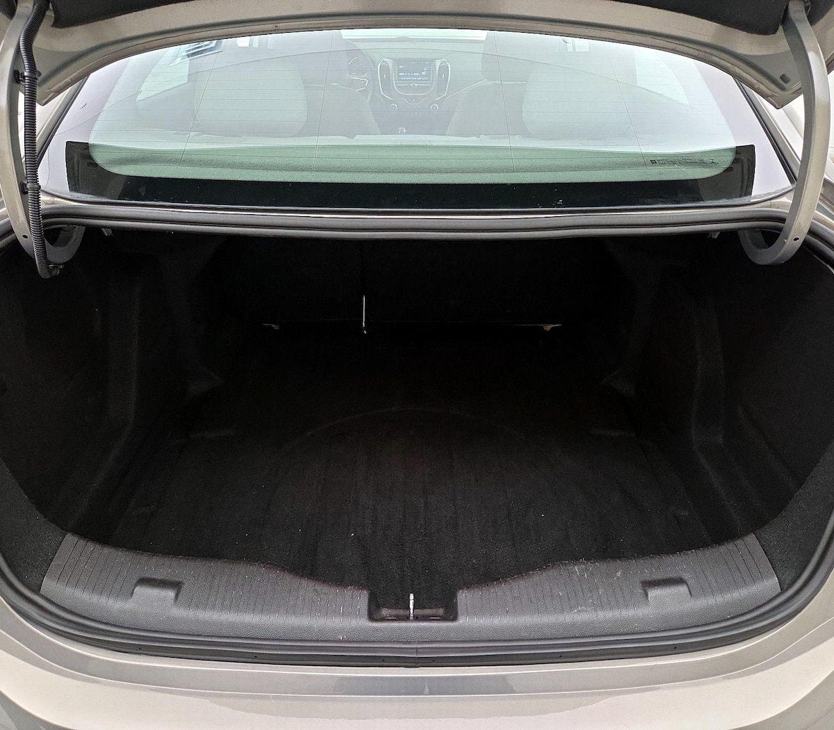 Trunk/Cargo (Seats Up)
