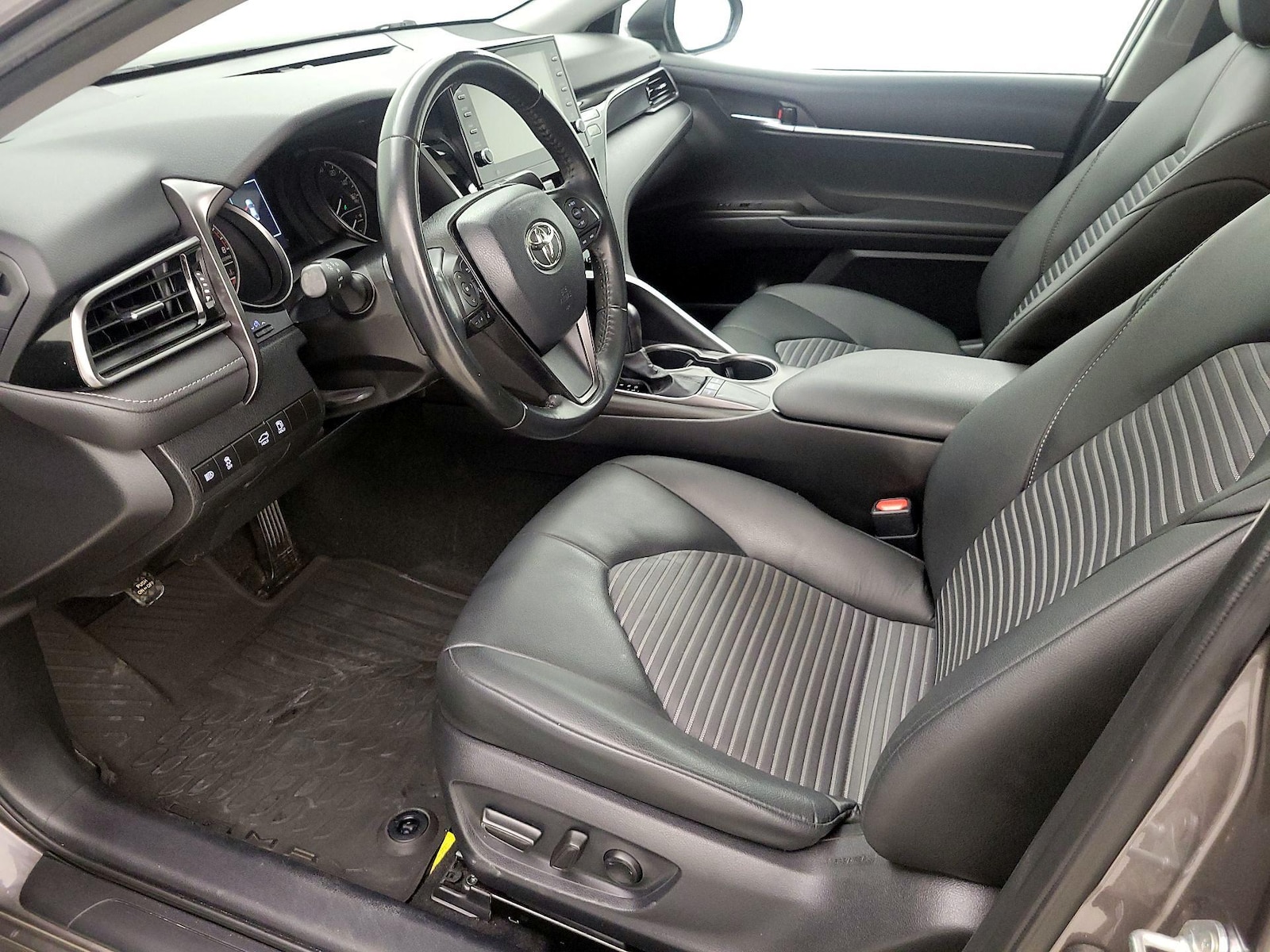 Power Seat(s) & Side Airbags