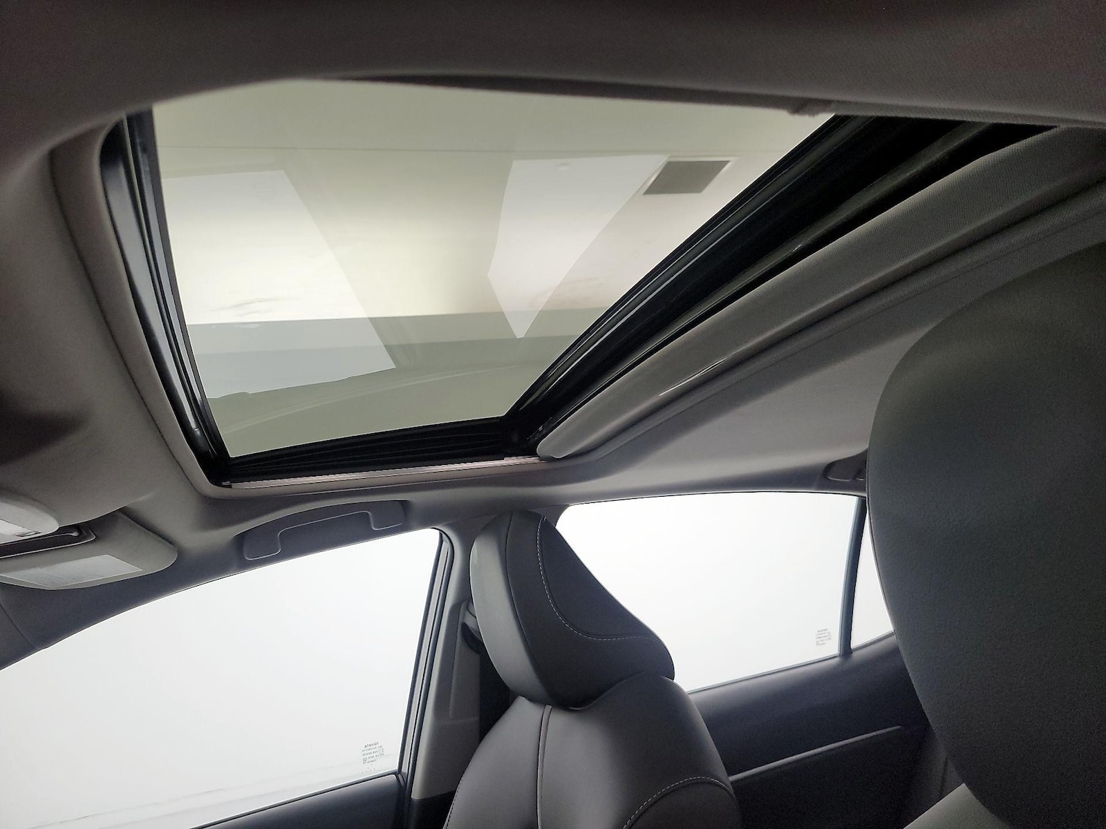 Sunroof(s) & Overhead Airbags