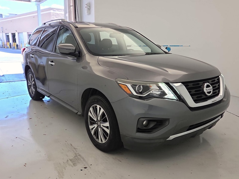 2017 Nissan Pathfinder SV