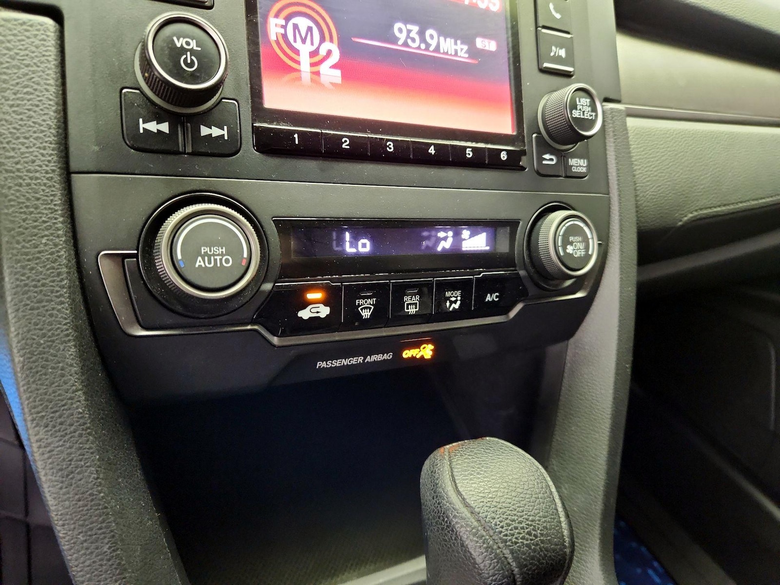 2018 Honda Civic Hatchback LX - Photo 17