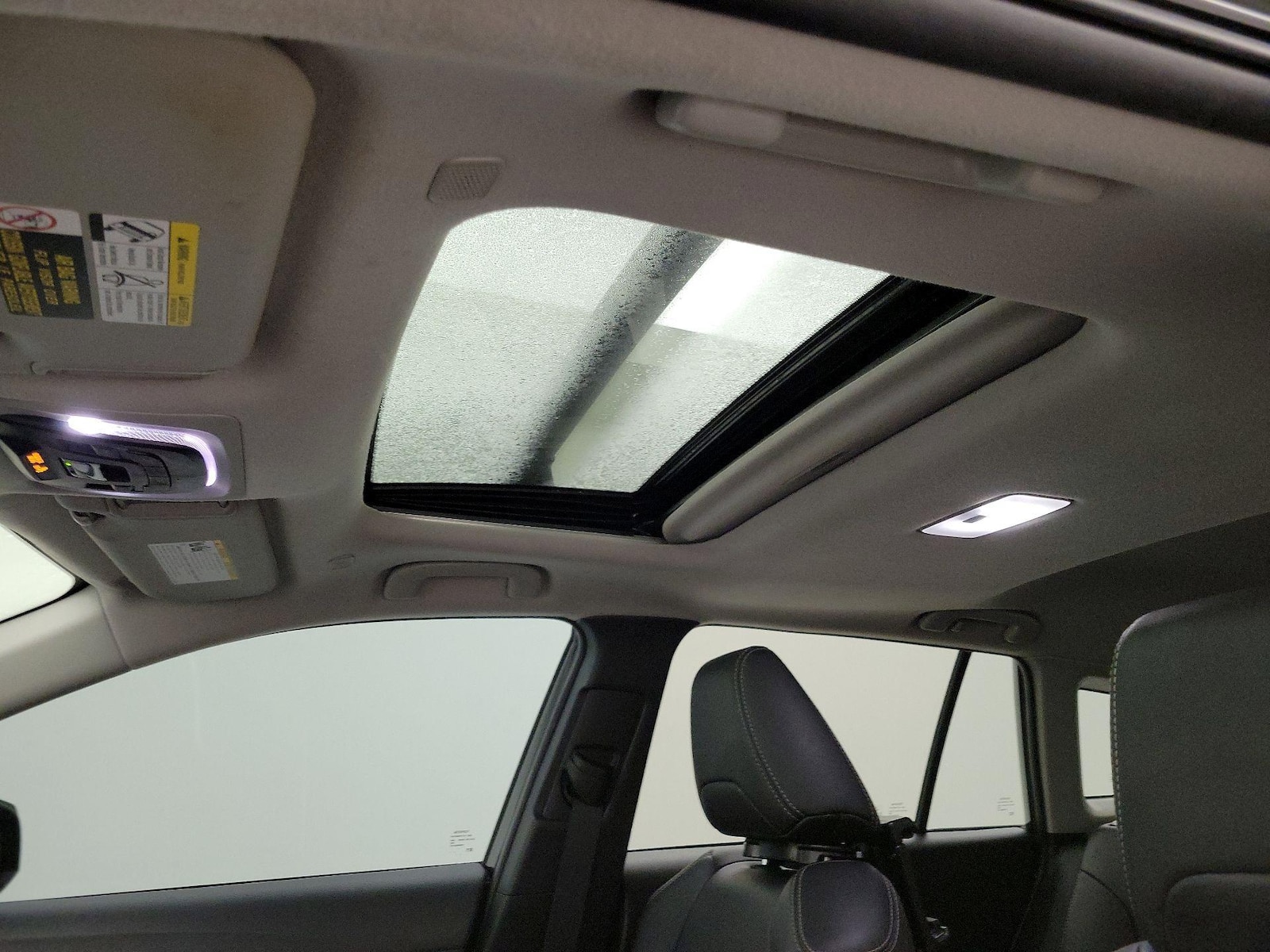 Sunroof(s) & Overhead Airbags