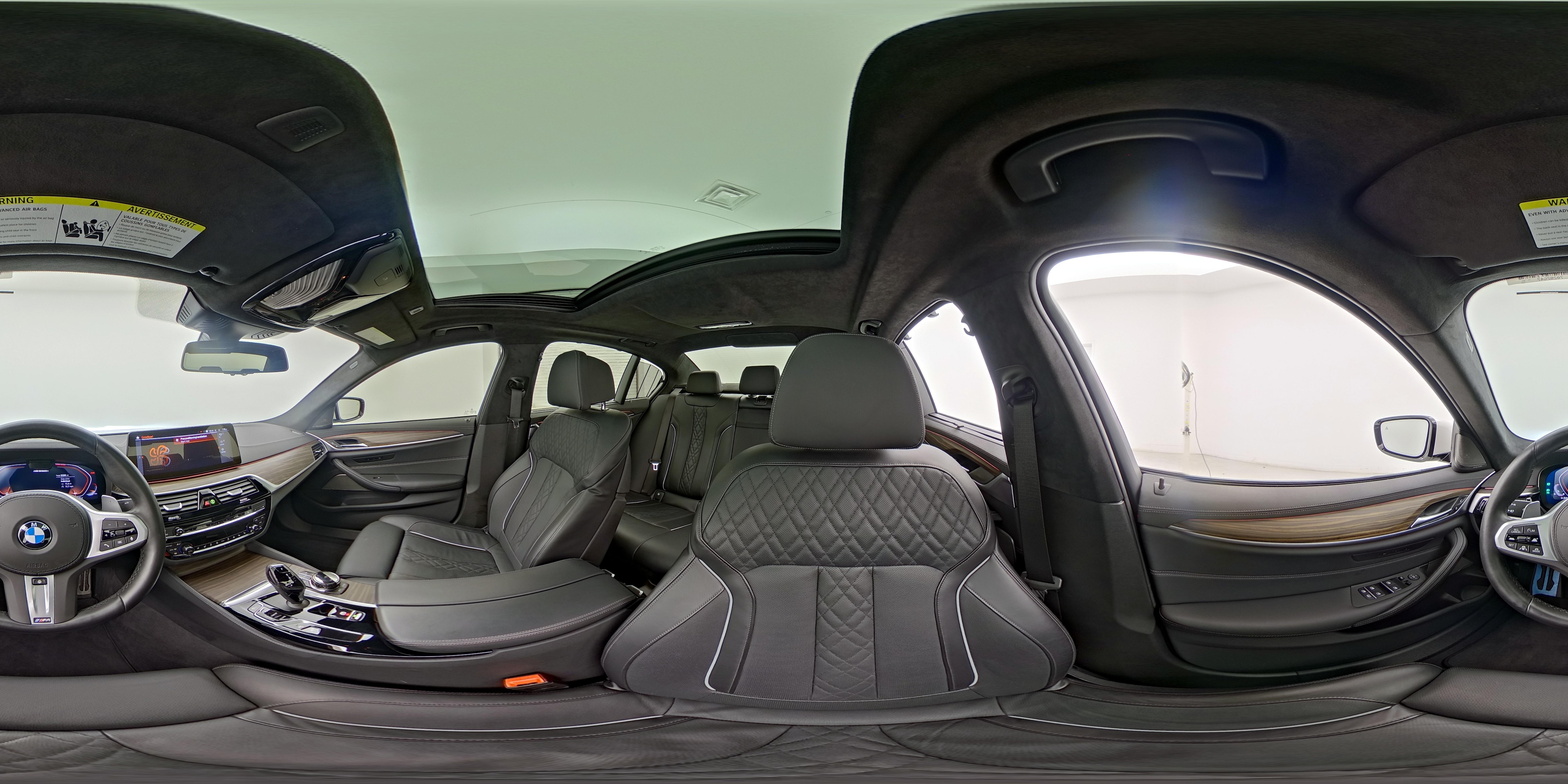 2023 BMW 5 Series M550i - Photo 28