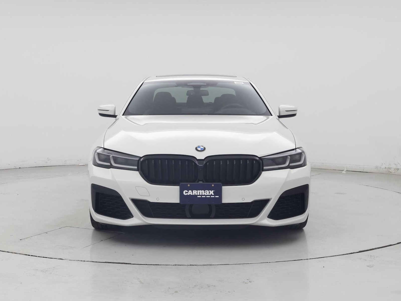 2023 BMW 5 Series M550i - Photo 6