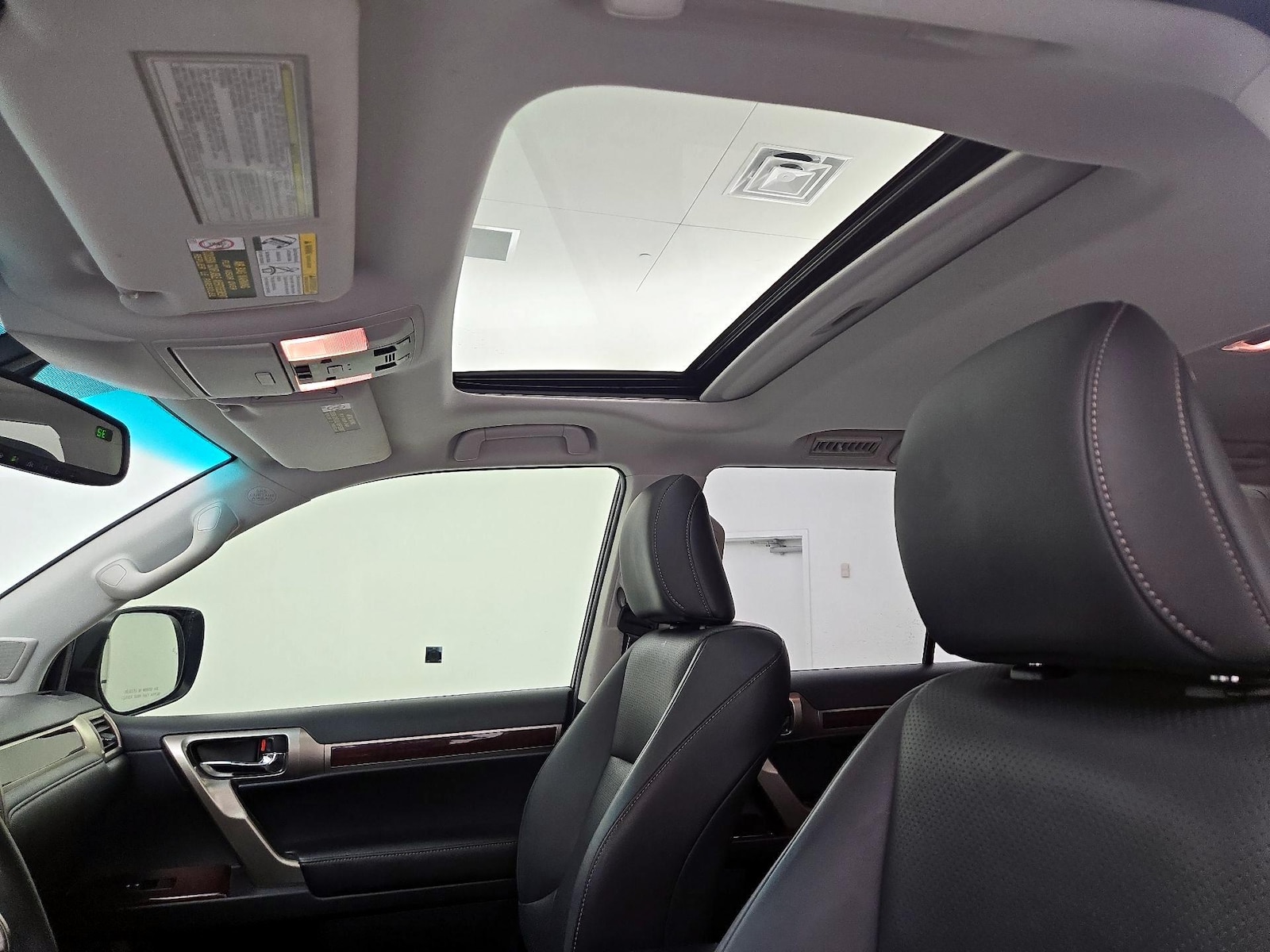 Sunroof(s) & Overhead Airbags