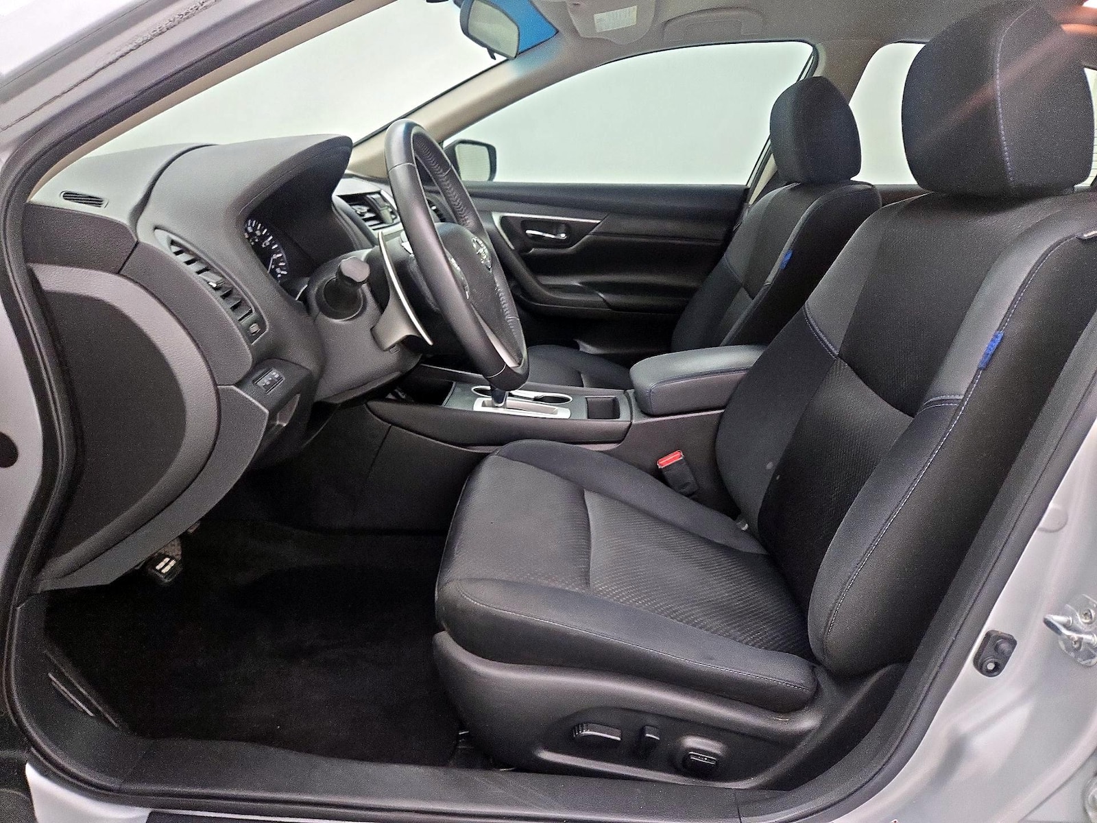 Power Seat(s) & Side Airbags
