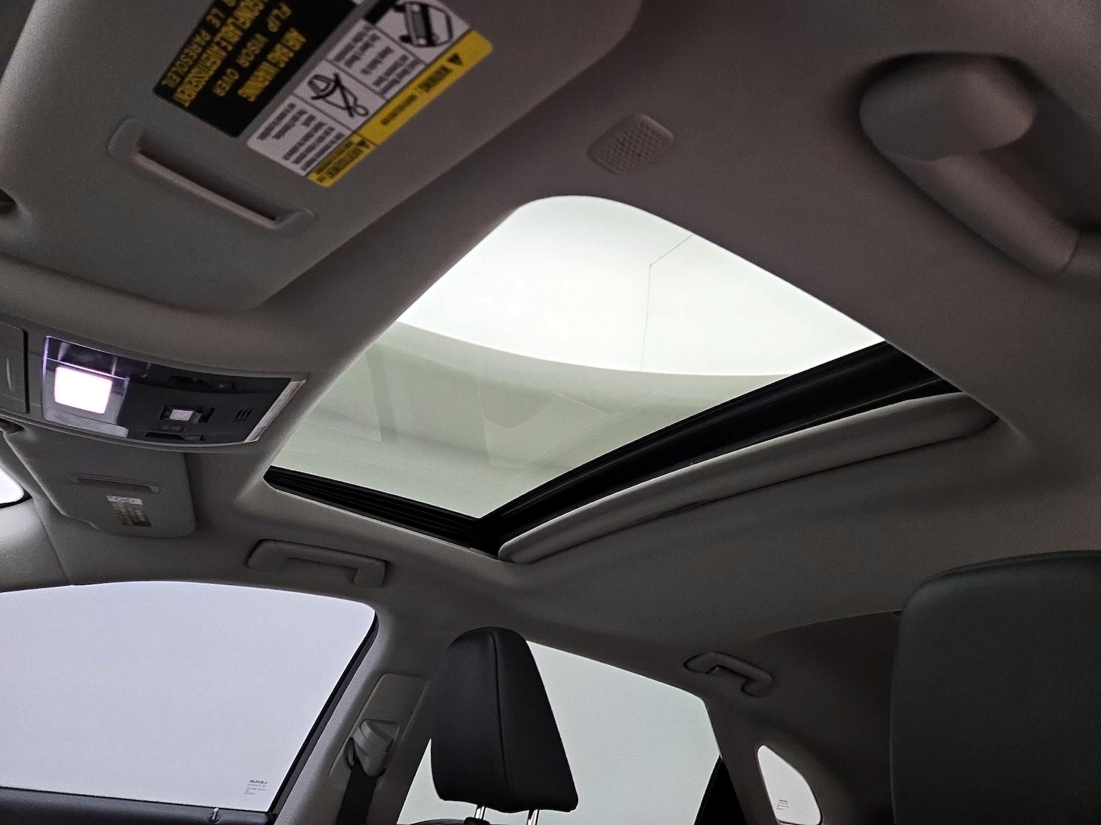 Sunroof(s) & Overhead Airbags