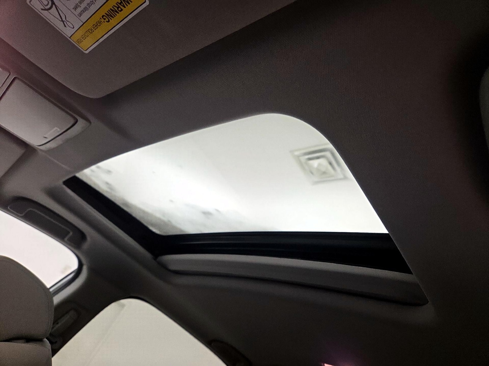 Sunroof(s) & Overhead Airbags
