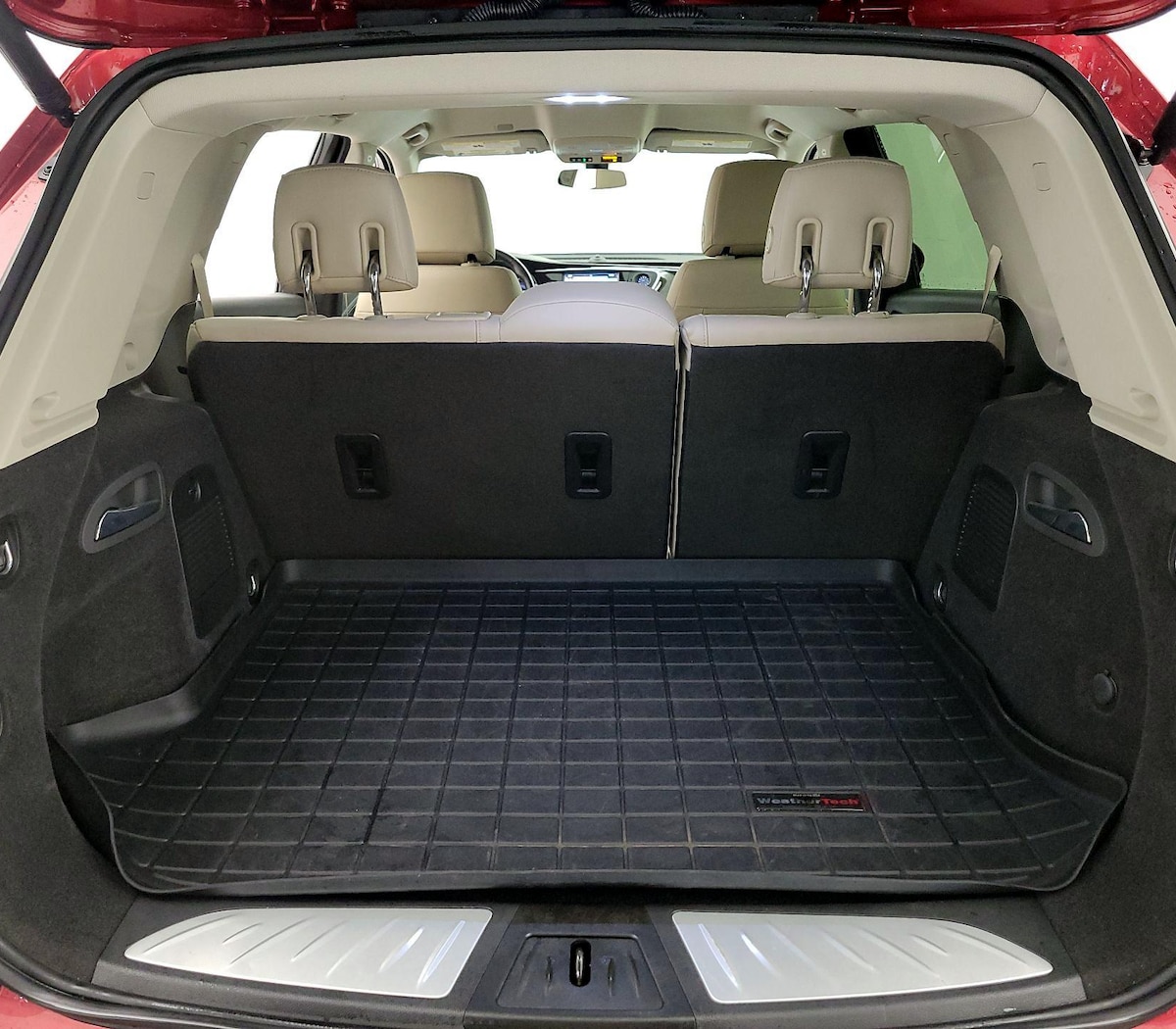 Trunk/Cargo (Seats Up)