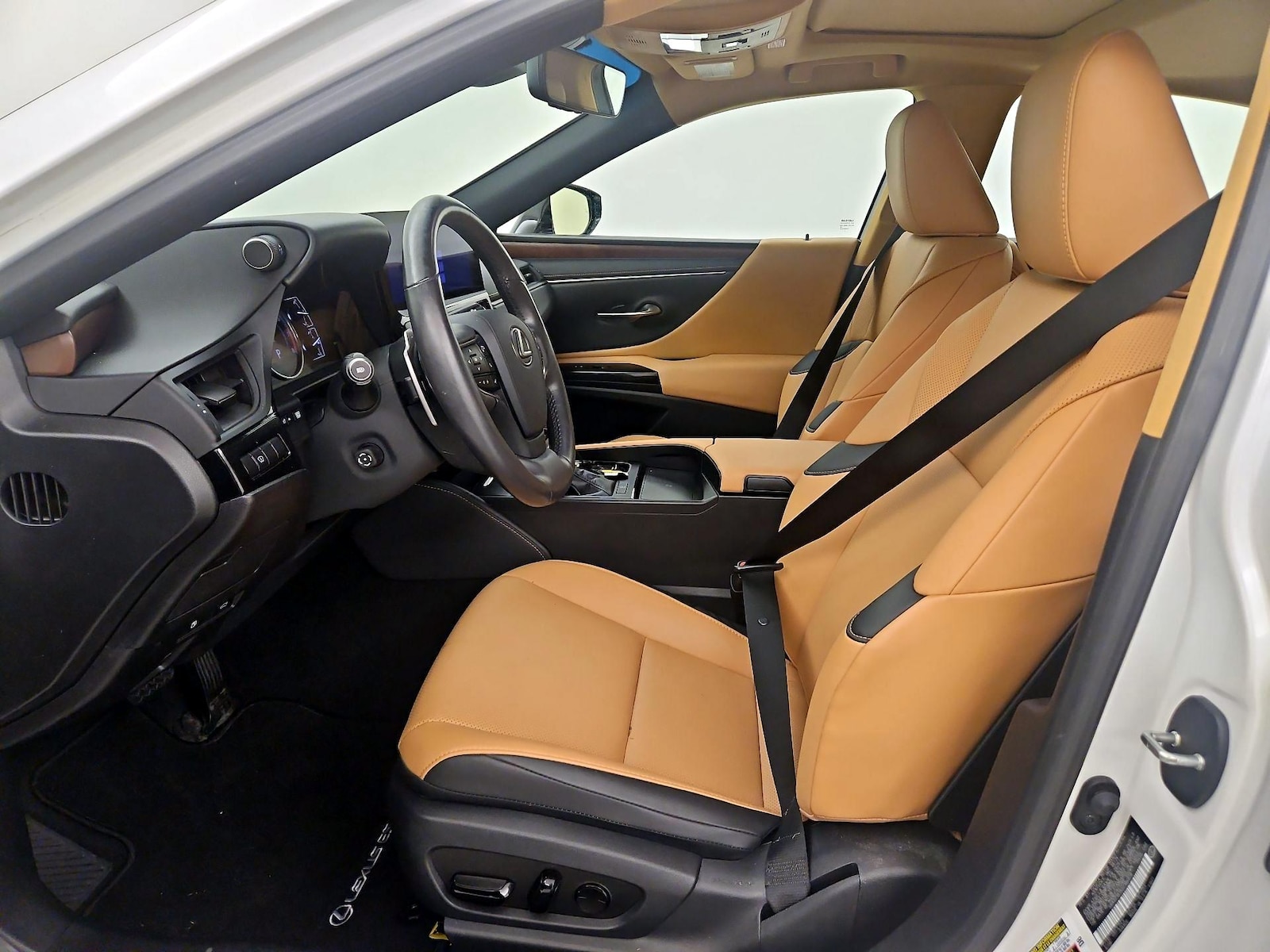 2025 Lexus ES 350 - Photo 12