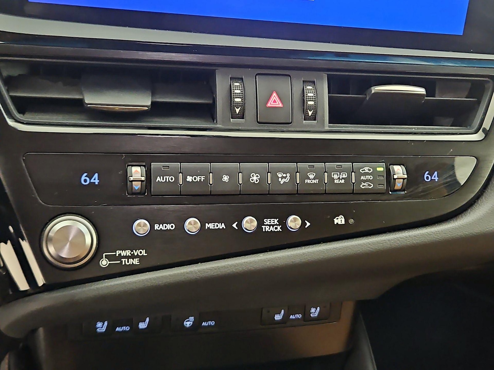 2025 Lexus ES 350 - Photo 17