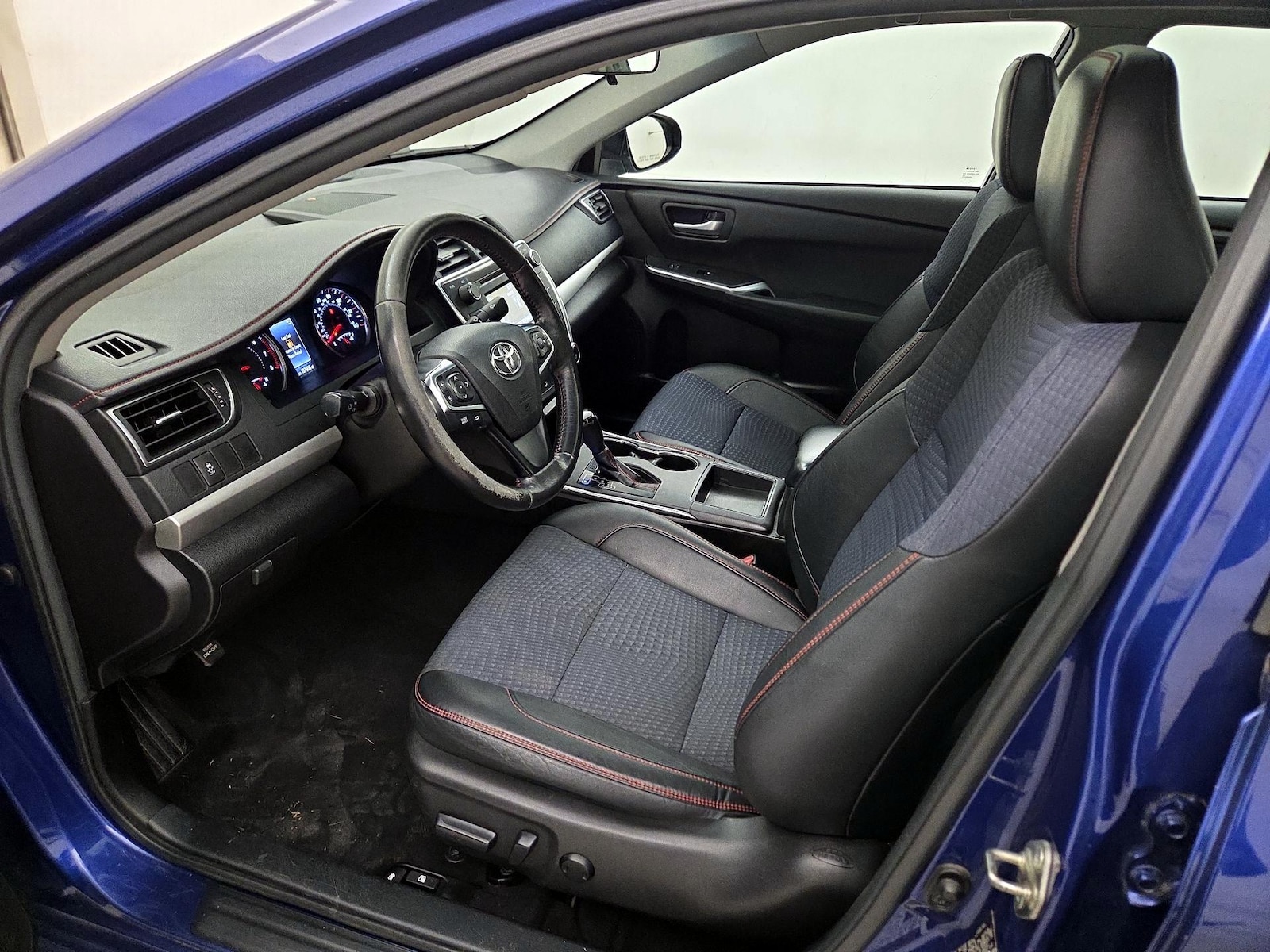 Power Seat(s) & Side Airbags