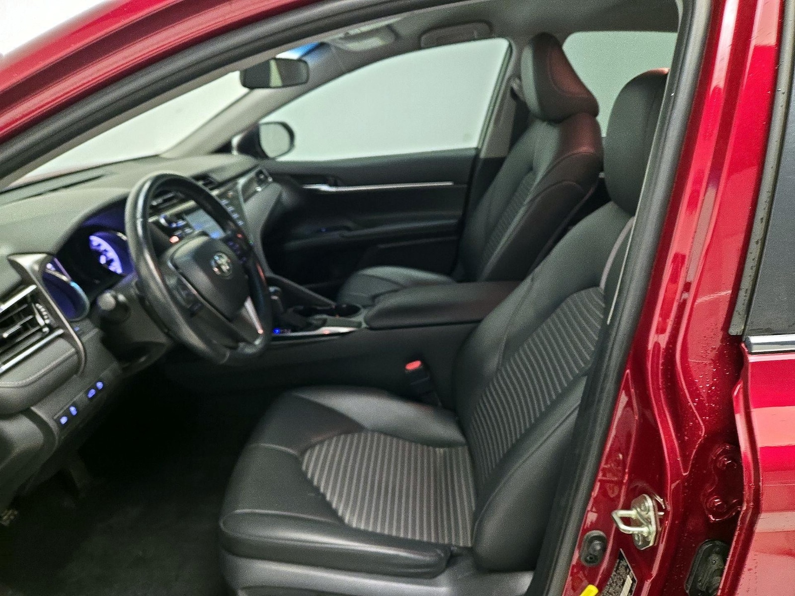 Power Seat(s) & Side Airbags
