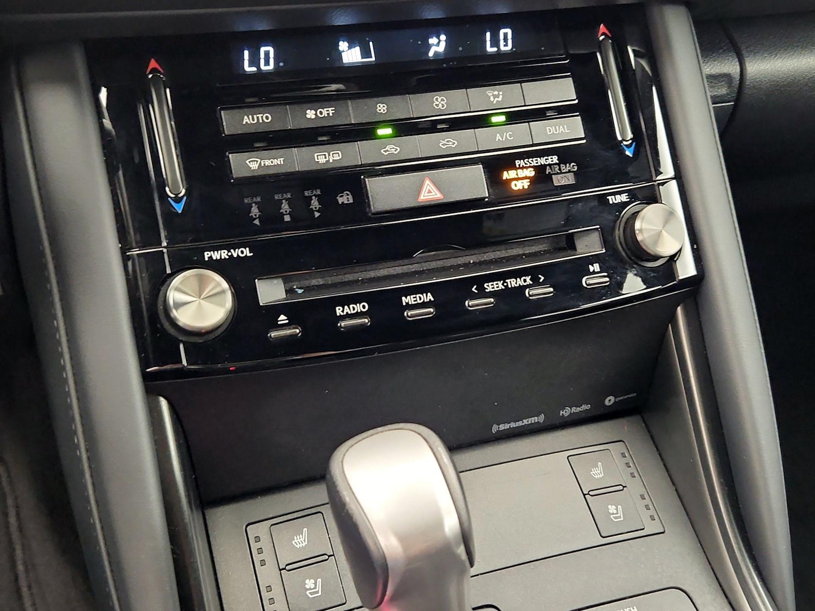 2022 Lexus IS 300 - Photo 17