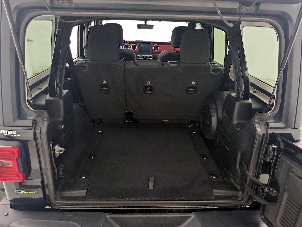 Trunk/Cargo (Seats Up)
