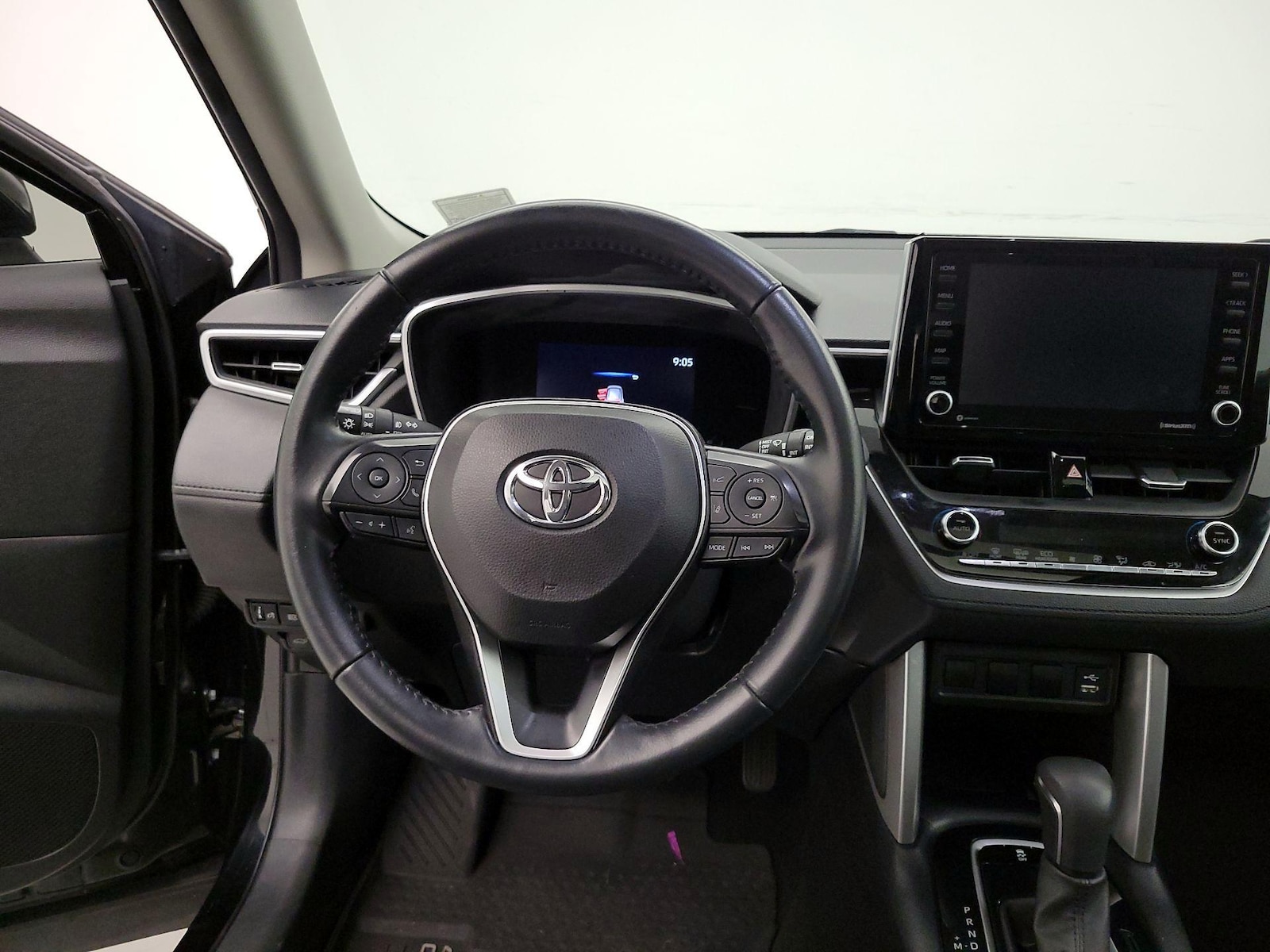 2022 Toyota Corolla Cross XLE - Photo 11