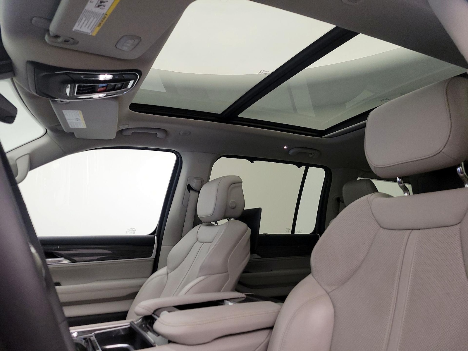 Panoramic Sunroof & Skylight(s)