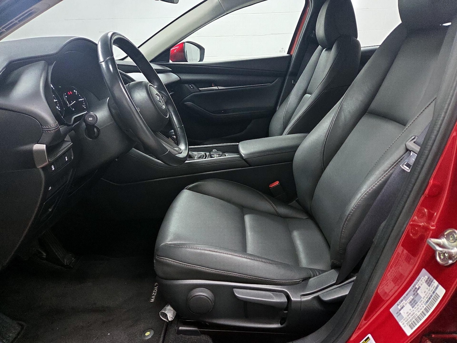 Side Airbags & Leatherette Seats