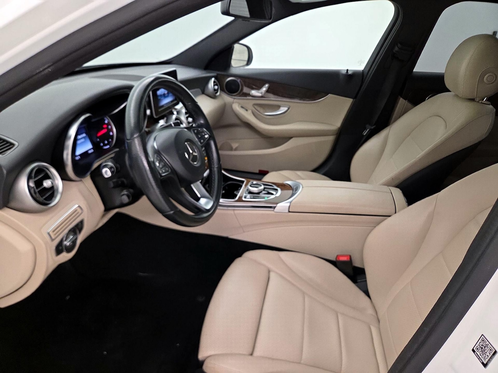 Power Seat(s) & Leather Seats
